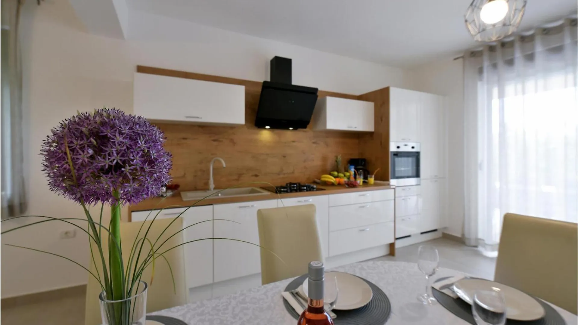 Awesome Home In Galizana