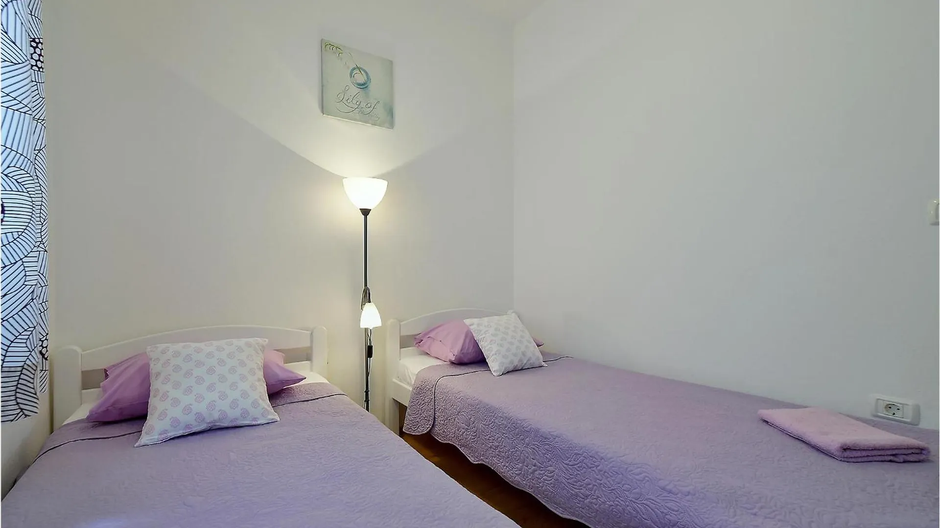 Awesome Home In Galizana