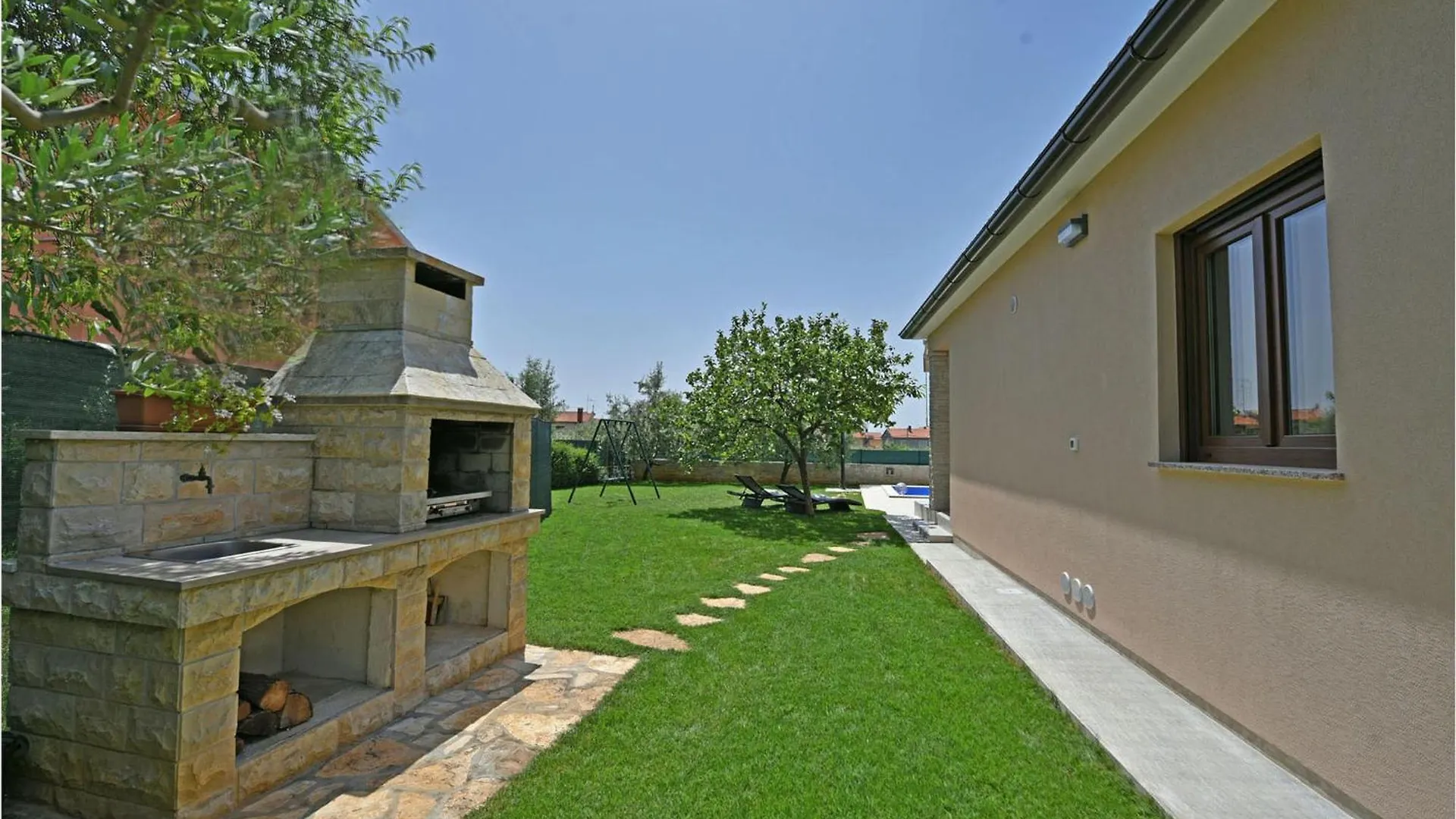 Awesome Home In Galizana 0*,